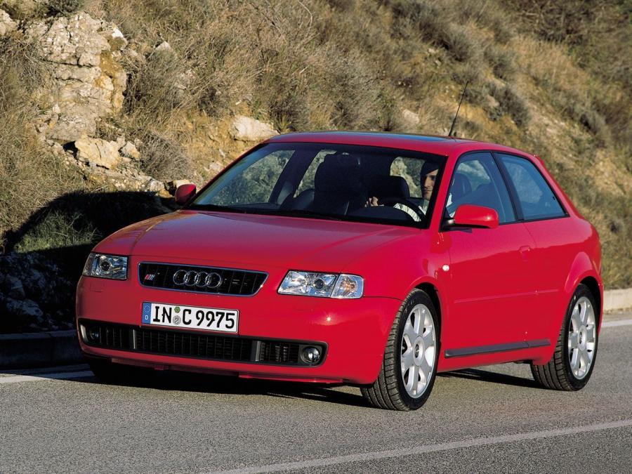  Audi S3 (8L) 1999 года  (фото 1 из 8)